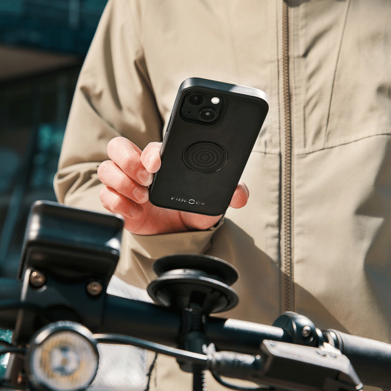VACUUM_handlebar-base-flex_E-Scooter_Hülle vorgehalten